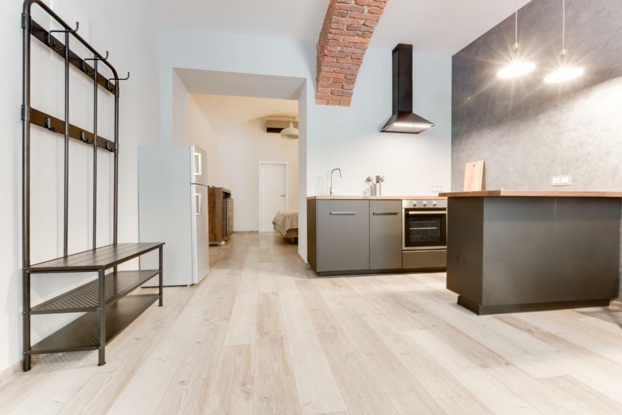 Lovely Apartments Heart Of Прага Экстерьер фото